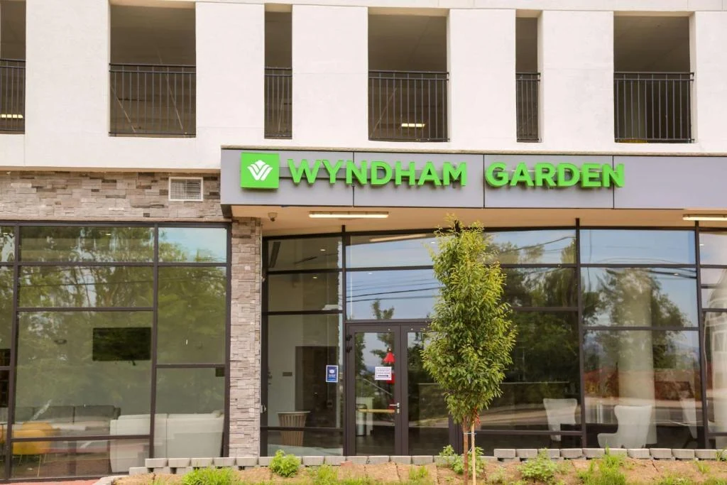 فندق ويندهام جاردن (Wyndham Garden) في نورث بيرغن، سكن مريح وقريب من نيويورك.